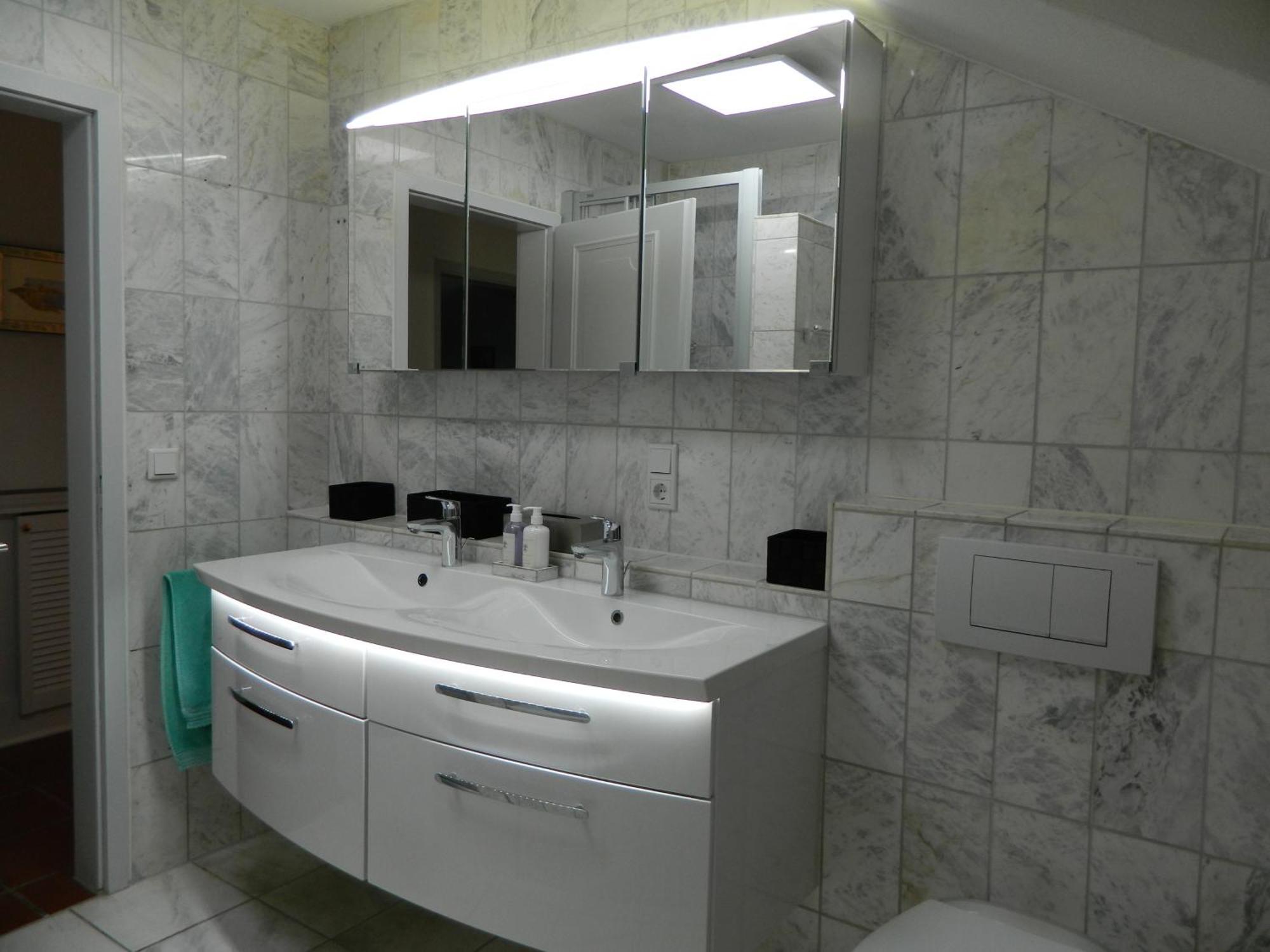 Helle 1Obergeschosswohnung Og Mohnesee Bagian luar foto